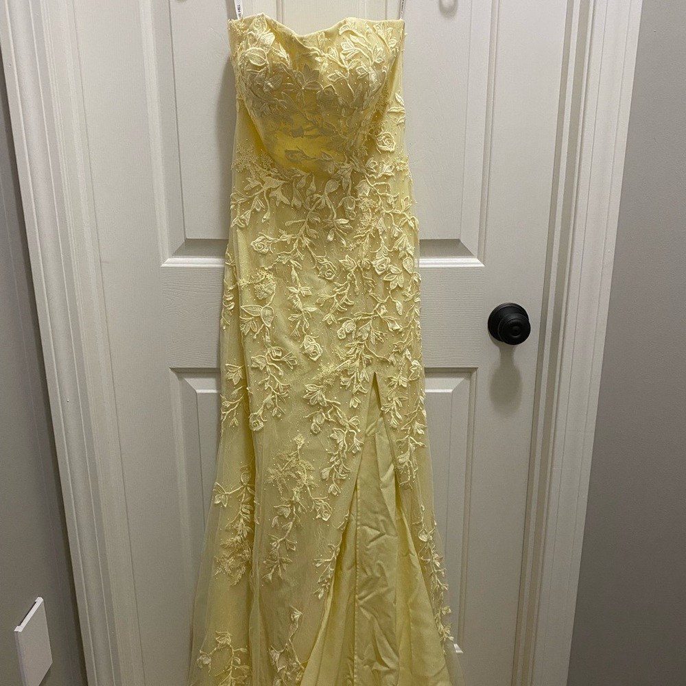 *NEVER WORN* 2020 Sherri Hill Prom dress